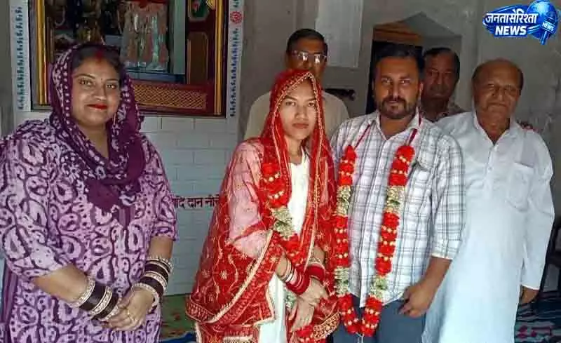 Himachal युवक ने वियतनामी महिला से रचाई शादी Himachal युवक ने वियतनामी महिला से रचाई शादी