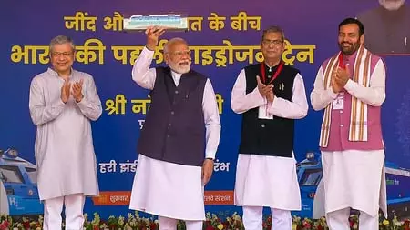 विकास की नई पटरी पर चल रहा हरियाणा, जींद में पीएम मोदी ने 14,700 करोड़ की परियोजनाओं का किया उद्घाटन और शिलान्यास विकास की नई पटरी पर चल रहा हरियाणा, जींद में पीएम मोदी ने 14,700 करोड़ की परियोजनाओं का किया उद्घाटन और शिलान्यास