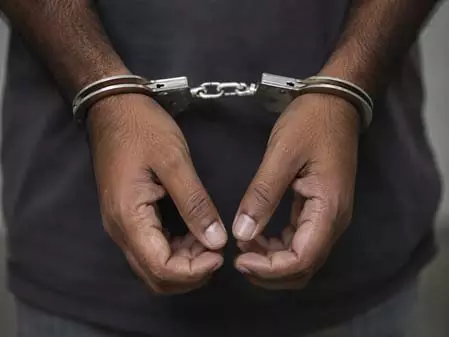 सोने की तस्करी करने वाले इंटरनेशनल गिरोह का डीआरई ने किया पर्दाफाश, 6 तस्कर मुंबई एयरपोर्ट से गिरफ्तार सोने की तस्करी करने वाले इंटरनेशनल गिरोह का डीआरई ने किया पर्दाफाश, 6 तस्कर मुंबई एयरपोर्ट से गिरफ्तार