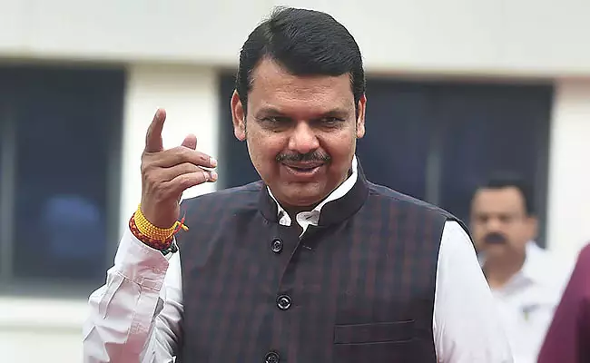 फडणवीस के जन्मदिन पर सेवा सप्ताह, भक्तों को बांटा महाप्रसाद फडणवीस के जन्मदिन पर सेवा सप्ताह, भक्तों को बांटा महाप्रसाद