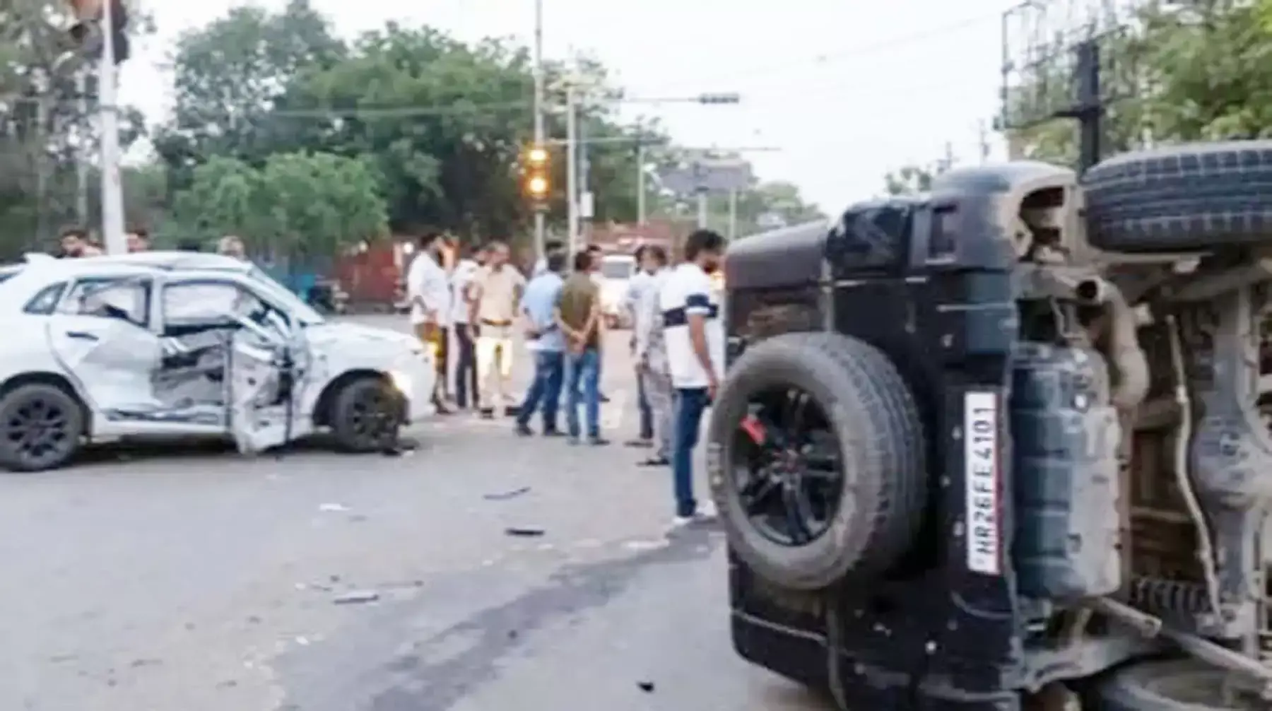 Gurugram: लापरवाही से चलाई थार, टक्कर मारने के आरोप में दो पकड़े Gurugram: लापरवाही से चलाई थार, टक्कर मारने के आरोप में दो पकड़े