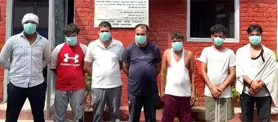 Haridwar: हरकी पैड़ी पर अशांति फैलाने वालों के खिलाफ पुलिस की कार्रवाई Haridwar: हरकी पैड़ी पर अशांति फैलाने वालों के खिलाफ पुलिस की कार्रवाई