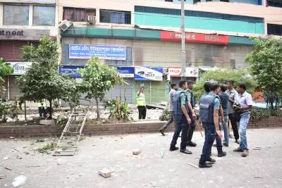 बांग्लादेश में पत्रकारों पर हुई गोलीबारी बांग्लादेश में पत्रकारों पर हुई गोलीबारी