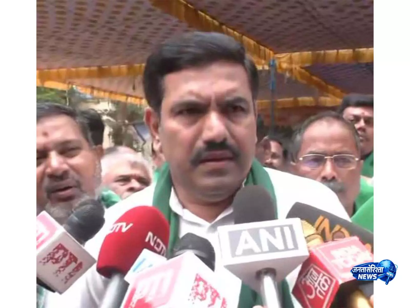 बिदादी टाउनशिप विवाद पर कर्नाटक BJP का प्रदर्शन, शिवकुमार पर हमला बिदादी टाउनशिप विवाद पर कर्नाटक BJP का प्रदर्शन, शिवकुमार पर हमला