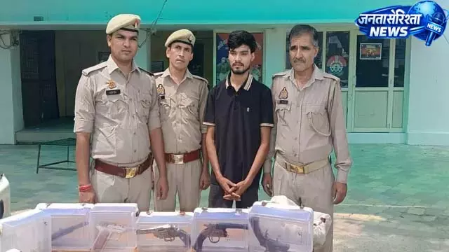 मेरठ में मिले अवैध हथियार, हेड कांस्टेबल समेत दो पर शक मेरठ में मिले अवैध हथियार, हेड कांस्टेबल समेत दो पर शक