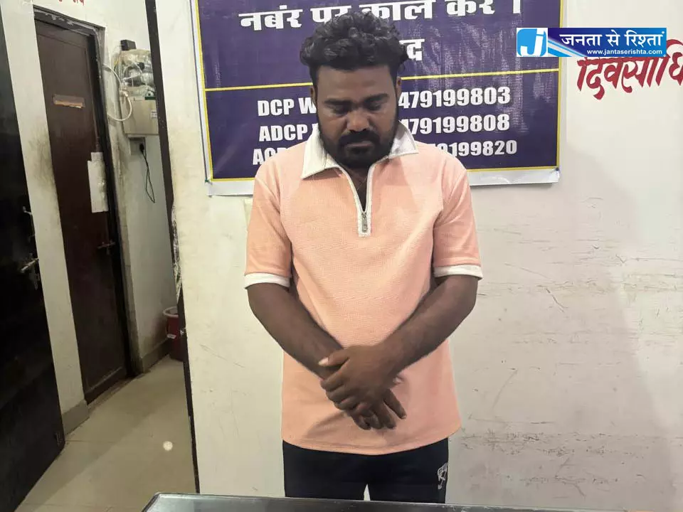 अमलीडीह के घर में हुई लाखों की चोरी का खुलासा, 4 गिरफ्तार अमलीडीह के घर में हुई लाखों की चोरी का खुलासा, 4 गिरफ्तार