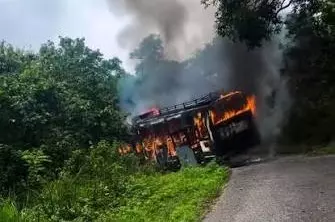 Dharamshala: पालमपुर के पास एचआरटीसी बस में आग लगने से मची अफरा-तफरी, सभी यात्री सुरक्षित Dharamshala: पालमपुर के पास एचआरटीसी बस में आग लगने से मची अफरा-तफरी, सभी यात्री सुरक्षित