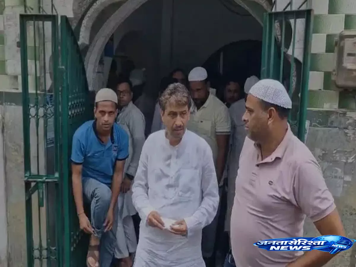 70 year पुरानी मस्जिद मामले में इमरान मसूद की एंट्री, कानूनी लड़ाई का ऐलान 70 year पुरानी मस्जिद मामले में इमरान मसूद की एंट्री, कानूनी लड़ाई का ऐलान