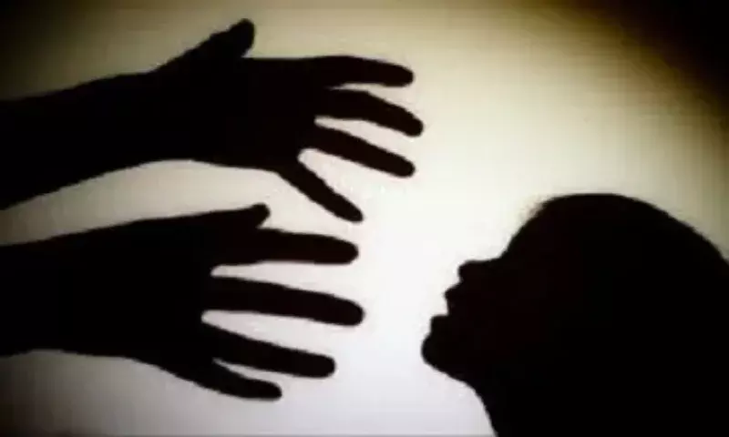 Assam: टीचर पर यौन शोषण का आरोप, बोंगाईगांव मदरसा सील Assam: टीचर पर यौन शोषण का आरोप, बोंगाईगांव मदरसा सील
