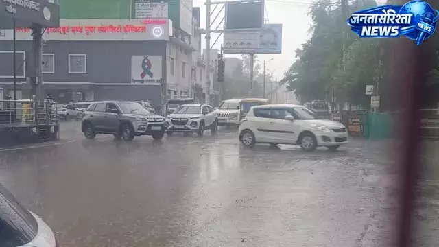 गोरखपुर में बदला मौसम का मिजाज, भारी बारिश के संकेत गोरखपुर में बदला मौसम का मिजाज, भारी बारिश के संकेत