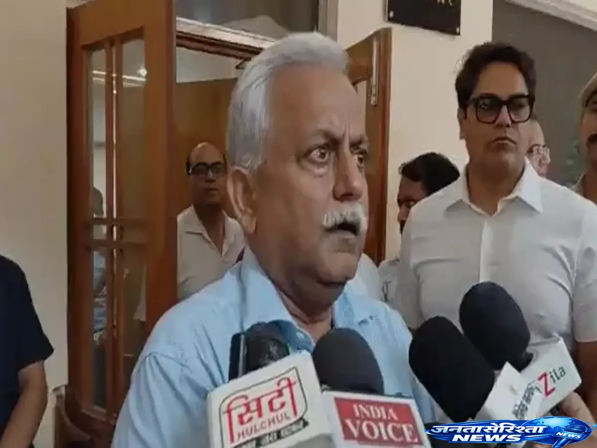Meerut विवादित बाजार की जांच तेज, शासन की टीम ने लिया हालात का जायजा