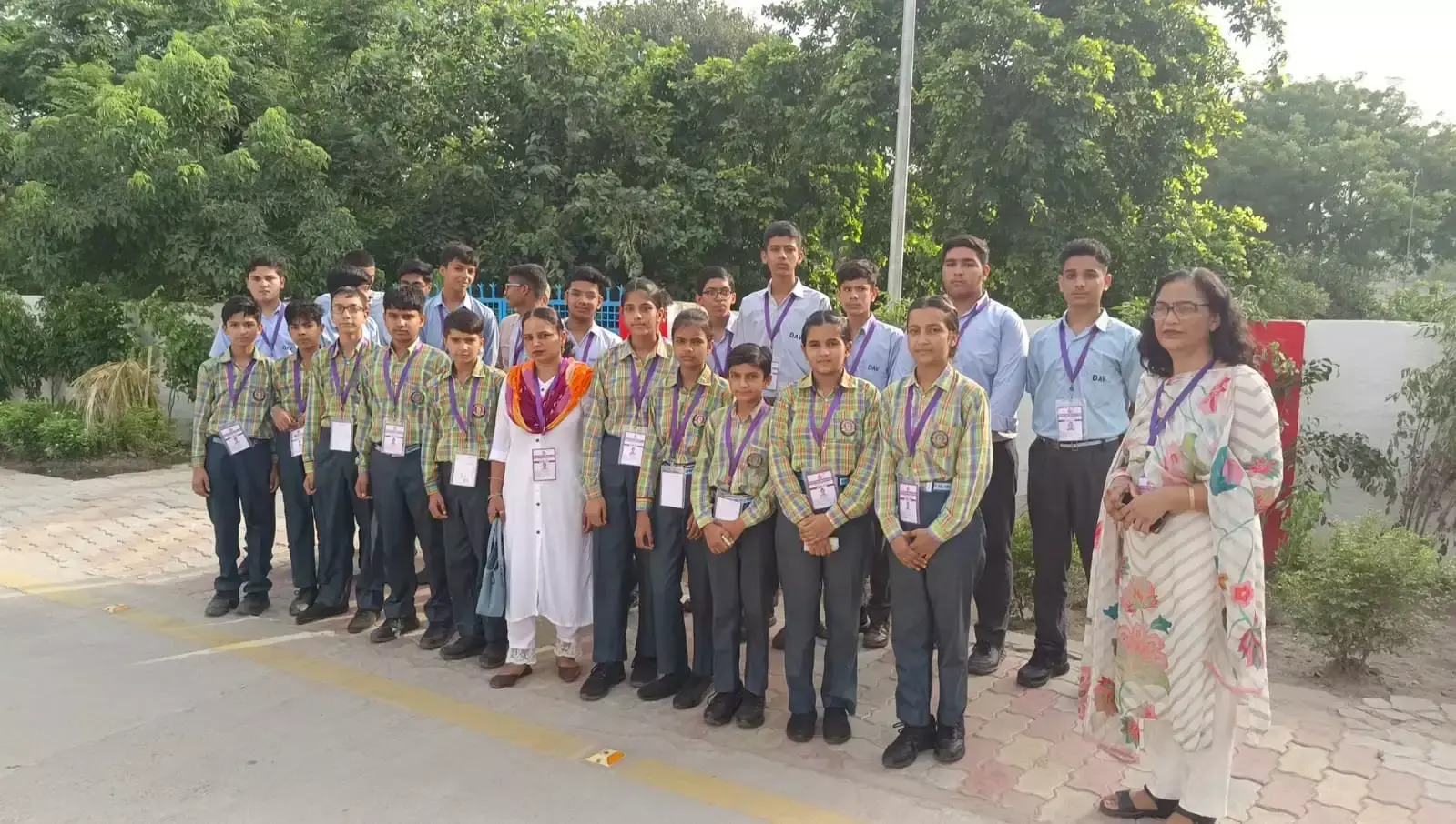 Jind: हाइड्रोजन ट्रेन की सवारी से बच्चों में विज्ञान और तकनीक के प्रति बढ़ा उत्साह Jind: हाइड्रोजन ट्रेन की सवारी से बच्चों में विज्ञान और तकनीक के प्रति बढ़ा उत्साह