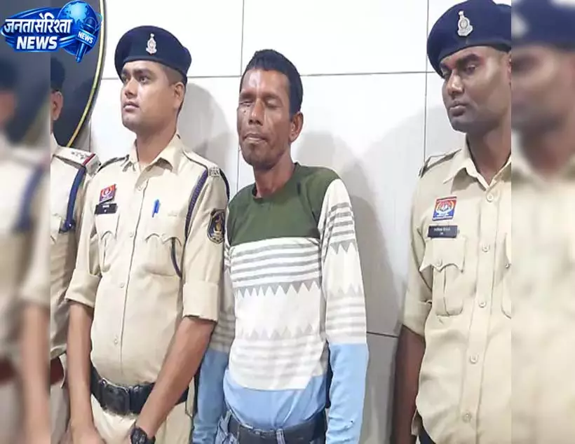 महिला की हत्या के बाद लाश के साथ किया रेप फिर आरी से किए कई टुकड़े, आरोपी गिरफ्तार महिला की हत्या के बाद लाश के साथ किया रेप फिर आरी से किए कई टुकड़े, आरोपी गिरफ्तार