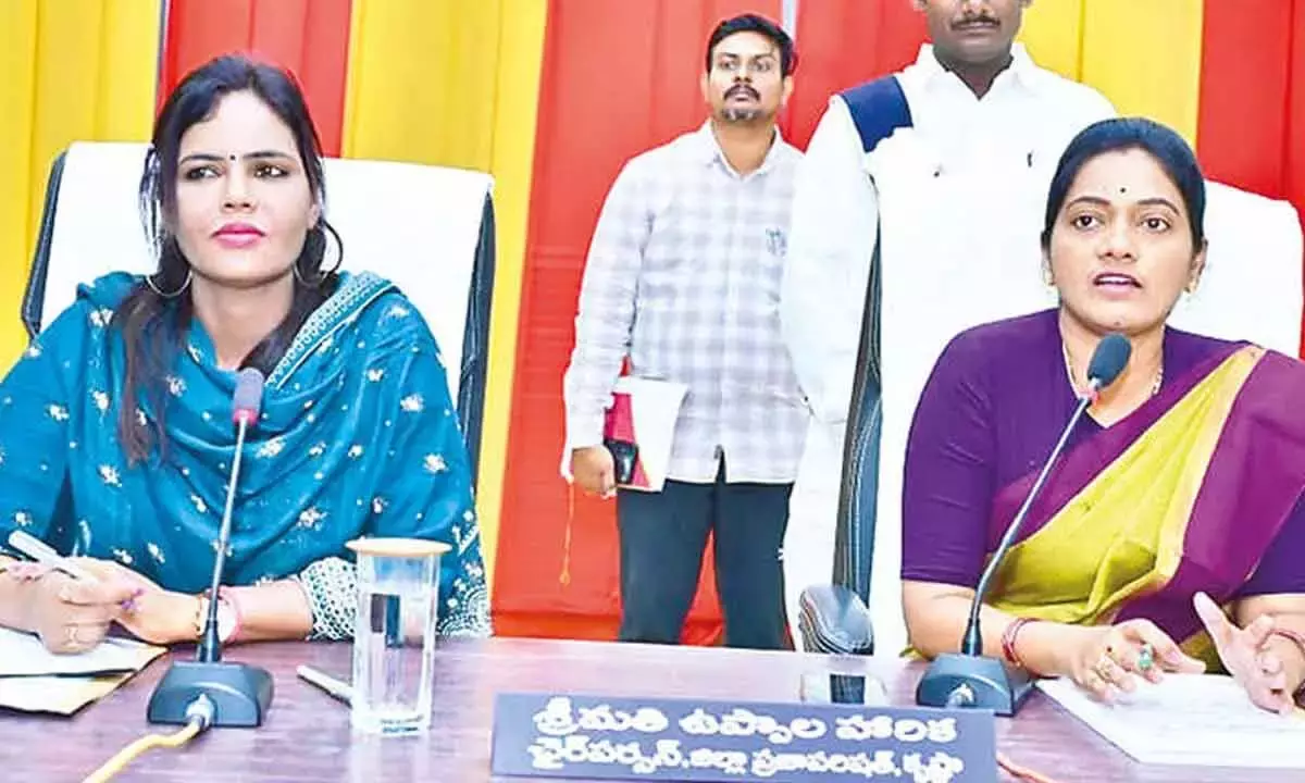 Andhra: अधिकारियों से विकास कार्यों में तेज़ी लाने को कहा गया Andhra: अधिकारियों से विकास कार्यों में तेज़ी लाने को कहा गया