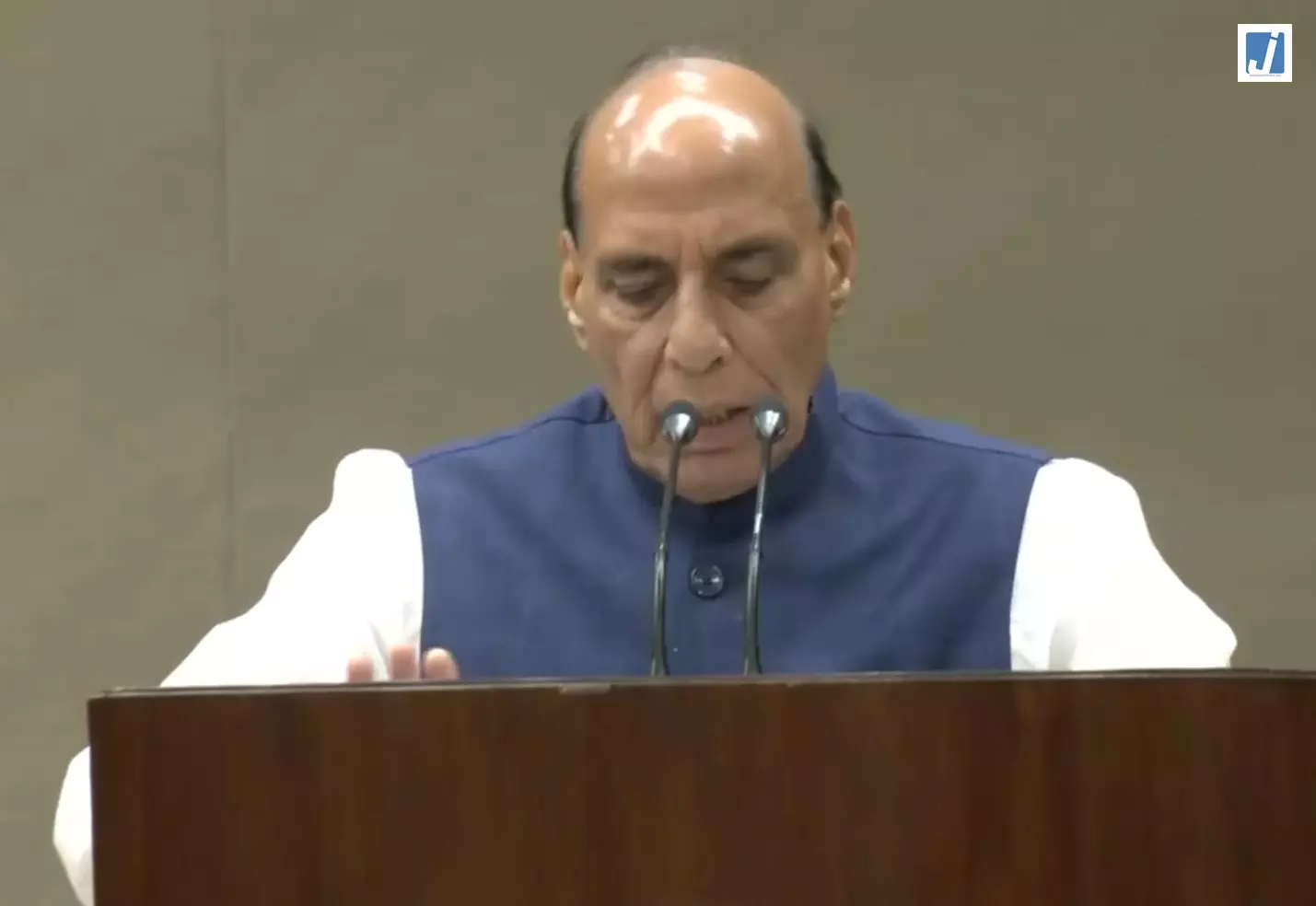 हिंदू धर्म केवल धर्म नहीं, साझा सांस्कृतिक विरासत है : राजनाथ सिंह हिंदू धर्म केवल धर्म नहीं, साझा सांस्कृतिक विरासत है : राजनाथ सिंह
