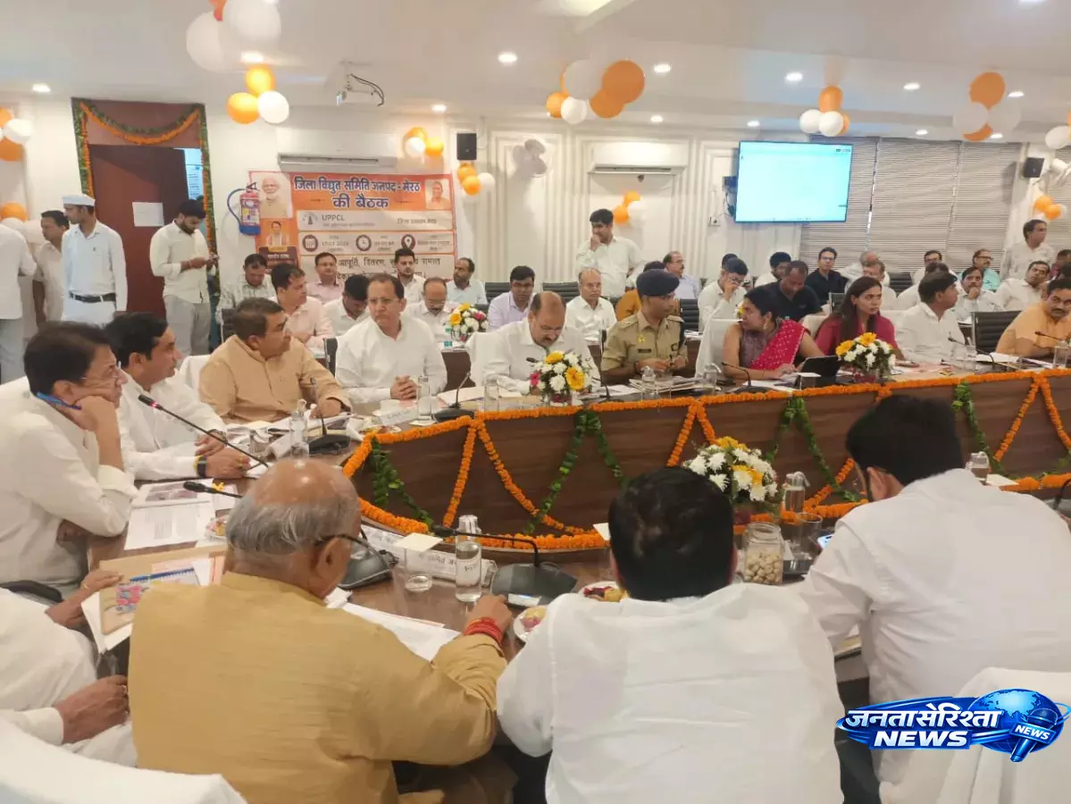 विकास कार्यों पर सांसद की नजर, समय पर योजनाएं पूरी करने के निर्देश