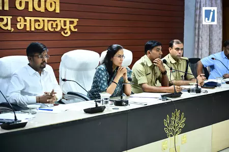 बिहार: भागलपुर जिलाधिकारी ने लोक शिकायत निवारण के 11 मामलों की सुनवाई की बिहार: भागलपुर जिलाधिकारी ने लोक शिकायत निवारण के 11 मामलों की सुनवाई की