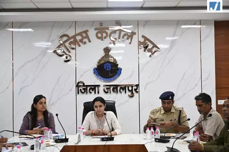 बिहार: भागलपुर डीएम ने पीएम सूर्यघर योजना के प्रभावी क्रियान्वयन को लेकर बैठक की बिहार: भागलपुर डीएम ने पीएम सूर्यघर योजना के प्रभावी क्रियान्वयन को लेकर बैठक की