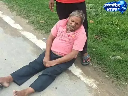 नशे में स्कूल बस चला रहे चालक ने बुजुर्ग को मारी टक्कर, चालक गिरफ्तार नशे में स्कूल बस चला रहे चालक ने बुजुर्ग को मारी टक्कर, चालक गिरफ्तार