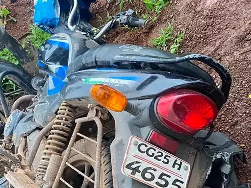 दर्दनाक सड़क हादसा, आत्मानंद स्कूल वाहन की टक्कर से बाइक सवार की मौत दर्दनाक सड़क हादसा, आत्मानंद स्कूल वाहन की टक्कर से बाइक सवार की मौत