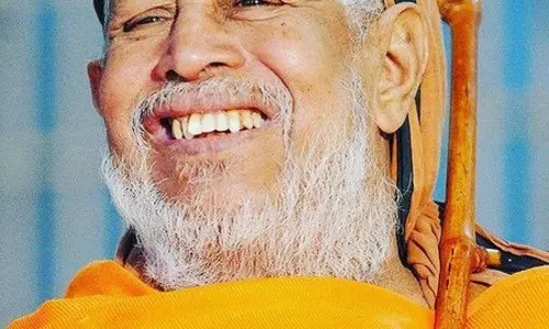 शंकराचार्य स्वामी जयेंद्र सरस्वती की जयंती पर नितिन गडकरी और रेखा गुप्ता समेत कई नेताओं ने किया नमन शंकराचार्य स्वामी जयेंद्र सरस्वती की जयंती पर नितिन गडकरी और रेखा गुप्ता समेत कई नेताओं ने किया नमन