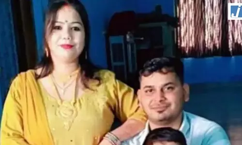 पत्नी ने प्रेमी संग लिखी पति के कत्ल की पटकथा, सांप से कटवाकर उतारा मौत के घाट पत्नी ने प्रेमी संग लिखी पति के कत्ल की पटकथा, सांप से कटवाकर उतारा मौत के घाट