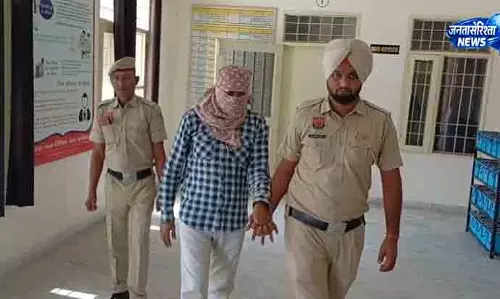 Sirsa नकली पुलिस बनकर ठगी, मुख्य आरोपी रिमांड पर Sirsa नकली पुलिस बनकर ठगी, मुख्य आरोपी रिमांड पर
