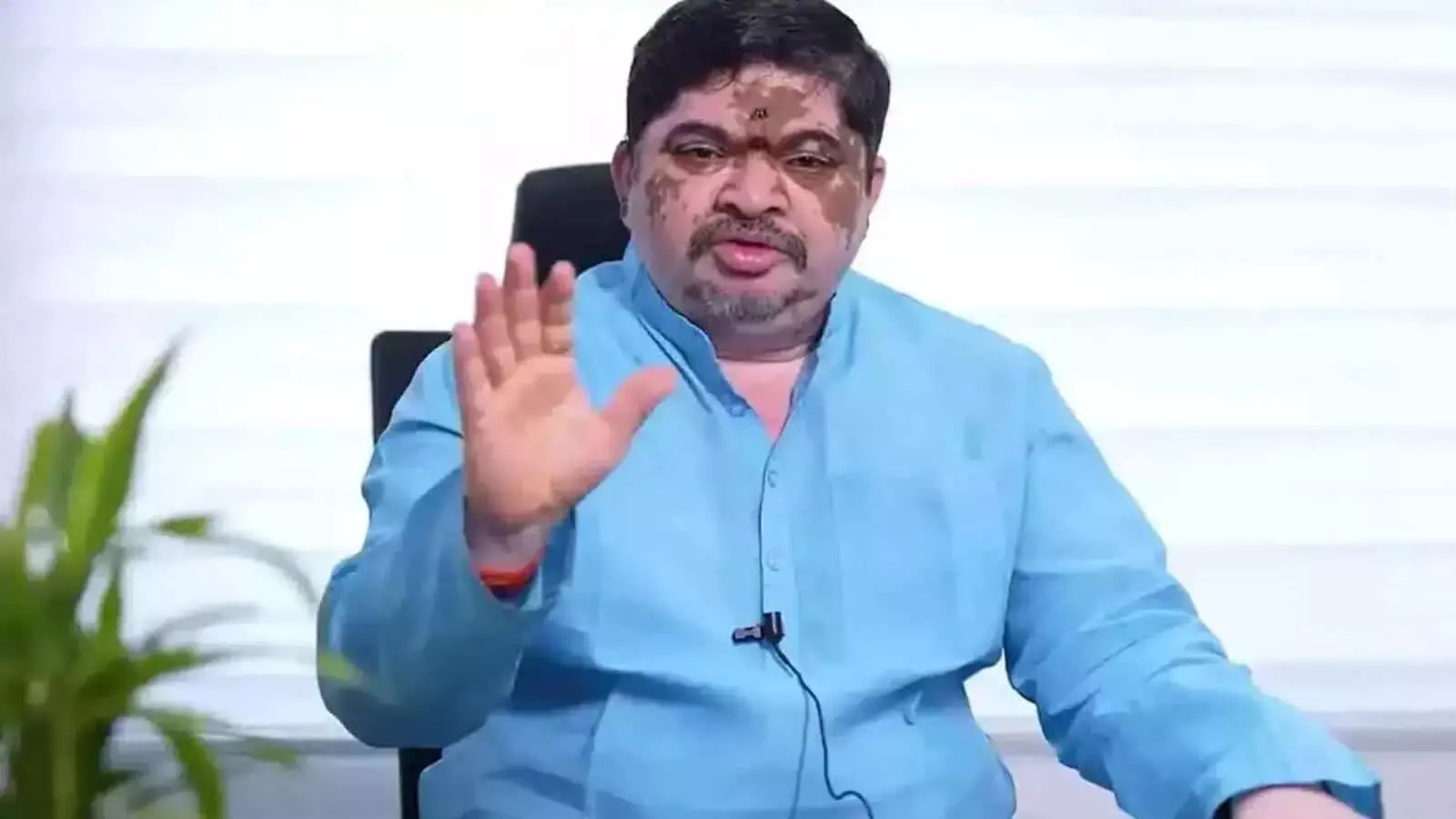 Telangana government का सख्त आदेश, अनफिट और ओवरलोडेड वाहनों पर होगी कड़ी कार्रवाई Telangana government का सख्त आदेश, अनफिट और ओवरलोडेड वाहनों पर होगी कड़ी कार्रवाई