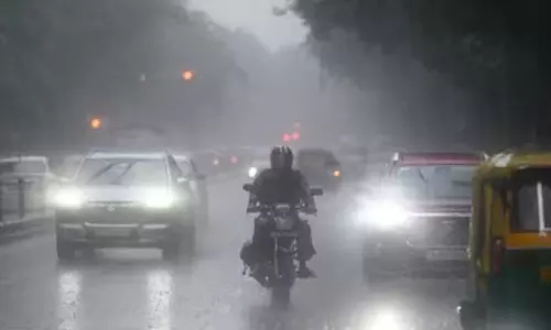 Jharkhand : मौसम का बदलेगा मिजाज, 12 जिलों में अगले पांच दिनों तक बारिश के आसार Jharkhand : मौसम का बदलेगा मिजाज, 12 जिलों में अगले पांच दिनों तक बारिश के आसार