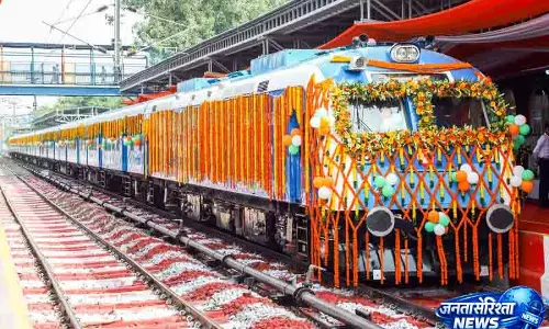 Delhi भारत की पहली हाइड्रोजन ट्रेन की 5 बड़ी खासियतें Delhi भारत की पहली हाइड्रोजन ट्रेन की 5 बड़ी खासियतें