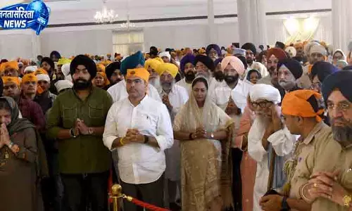 Delhi CJI और SGPC प्रमुख ने तेजा सिंह समुंदरी को श्रद्धांजलि दी Delhi CJI और SGPC प्रमुख ने तेजा सिंह समुंदरी को श्रद्धांजलि दी