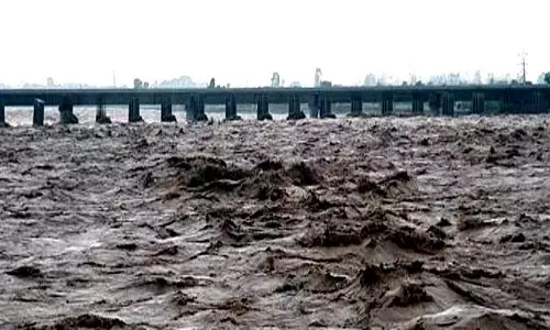 Jammu: जम्मू-कश्मीर में बाढ़ का खतरा बढ़ा, प्रशासन ने जारी की चेतावनी