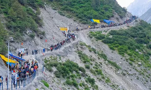 Pahalgam: अमरनाथ यात्रा में श्रद्धालुओं का रिकॉर्ड उत्साह, 15 दिन में 3.5 लाख ने की यात्रा Pahalgam: अमरनाथ यात्रा में श्रद्धालुओं का रिकॉर्ड उत्साह, 15 दिन में 3.5 लाख ने की यात्रा