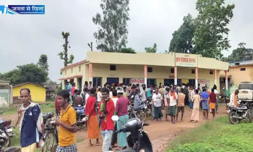 2 दिन से शव घर में पड़ा, मतांतरित ईसाई की मौत का मामला, गांव में सामाजिक तनाव 2 दिन से शव घर में पड़ा, मतांतरित ईसाई की मौत का मामला, गांव में सामाजिक तनाव