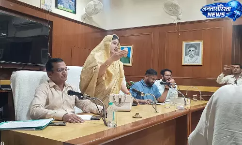 नगर परिषद बैठक में कचरे के मुद्दे पर हंगामा, विपक्ष नेता को बाहर निकालने का दिया गया आदेश