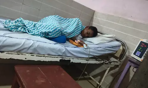 स्कूल में नशीली दवाई की सप्लाई, खाते ही कई स्टूडेंट्स बेहोश स्कूल में नशीली दवाई की सप्लाई, खाते ही कई स्टूडेंट्स बेहोश