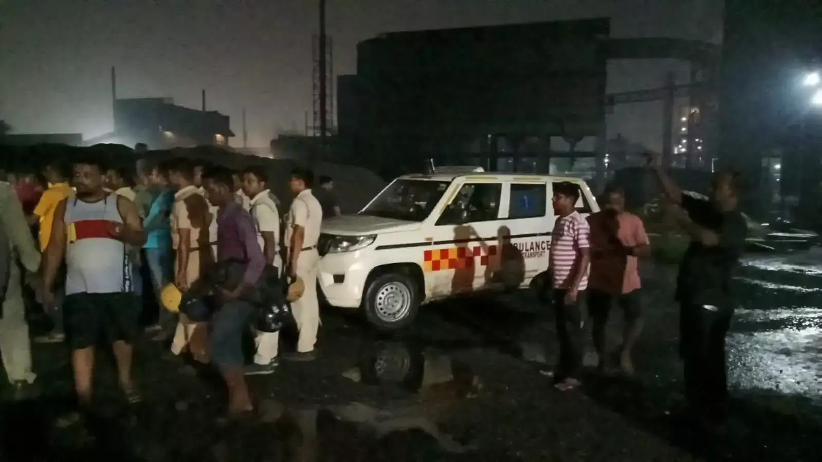 West Burdwan: औद्योगिक इकाई में बड़ा हादसा, कैलस्टार स्पंज में हुआ फर्नेस ब्लास्ट West Burdwan: औद्योगिक इकाई में बड़ा हादसा, कैलस्टार स्पंज में हुआ फर्नेस ब्लास्ट