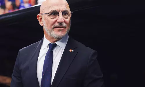 FIFA वर्ल्ड कप 2026: अर्जेंटीना के खिलाफ फाइनल मुकाबले से पहले स्पेन के कोच ने कही ये बात FIFA वर्ल्ड कप 2026: अर्जेंटीना के खिलाफ फाइनल मुकाबले से पहले स्पेन के कोच ने कही ये बात