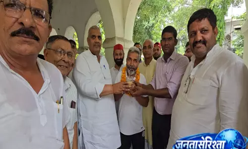 Jitendra कोच का अनशन खत्म, रास्ता खुलवाने पर बनी सहमति Jitendra कोच का अनशन खत्म, रास्ता खुलवाने पर बनी सहमति