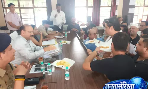Tehsil सदर में जनता की समस्याएं सुनीं, समयबद्ध समाधान का दिया भरोसा Tehsil सदर में जनता की समस्याएं सुनीं, समयबद्ध समाधान का दिया भरोसा