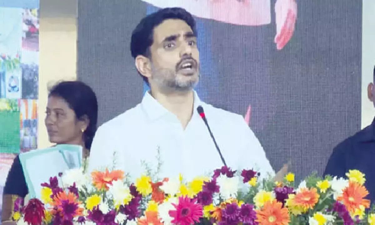 Andhra: लोकेश मंगलागिरी के लिए बेहतर रेल कनेक्टिविटी चाहते हैं Andhra: लोकेश मंगलागिरी के लिए बेहतर रेल कनेक्टिविटी चाहते हैं