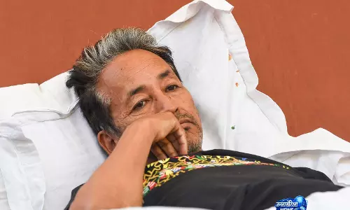 अनशन जारी रहा तो किडनी पर खतरा: Safdarjung Hospital अनशन जारी रहा तो किडनी पर खतरा: Safdarjung Hospital