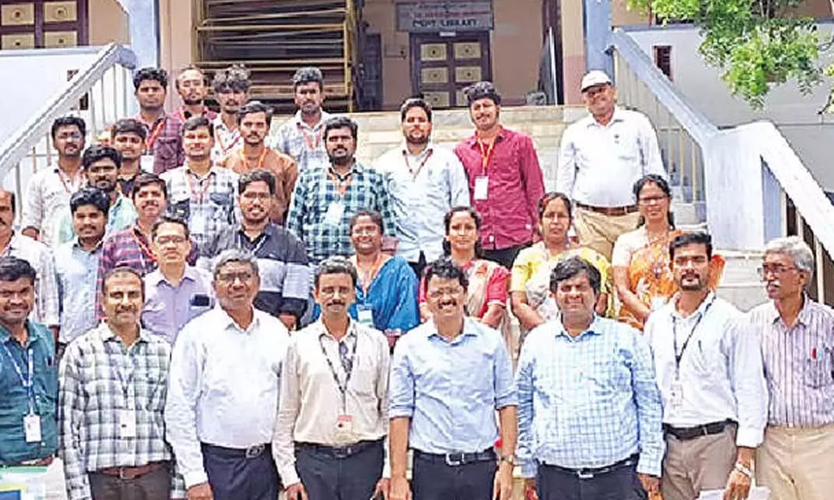 Andhra: AI-आधारित स्मार्ट मैन्युफैक्चरिंग पर FDP संपन्न हुआ Andhra: AI-आधारित स्मार्ट मैन्युफैक्चरिंग पर FDP संपन्न हुआ