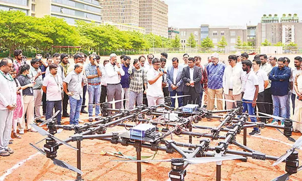 Andhra: SRM-AP ने छात्रों द्वारा बनाई गई एयर टैक्सी लॉन्च की Andhra: SRM-AP ने छात्रों द्वारा बनाई गई एयर टैक्सी लॉन्च की
