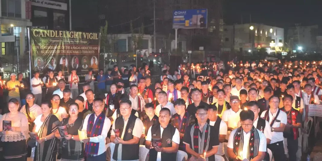 ZPD ने मारे गए 6 नागा लोगों के लिए कैंडललाइट मार्च निकाला, न्याय और एकता की मांग की ZPD ने मारे गए 6 नागा लोगों के लिए कैंडललाइट मार्च निकाला, न्याय और एकता की मांग की