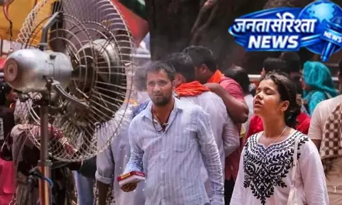 बारिश का इंतजार बढ़ा, उत्तर भारत में उमस ने बढ़ाई परेशानी बारिश का इंतजार बढ़ा, उत्तर भारत में उमस ने बढ़ाई परेशानी
