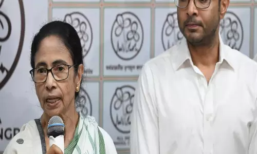 TMC टूट पर अभिषेक बनर्जी का पलटवार, बागियों से मांगा जवाब TMC टूट पर अभिषेक बनर्जी का पलटवार, बागियों से मांगा जवाब