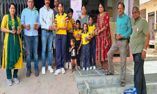 वनवासी कल्याण परिषद ने Telikheda में घर-घर पहुंचकर बांटे 151 तुलसी पौधे वनवासी कल्याण परिषद ने Telikheda में घर-घर पहुंचकर बांटे 151 तुलसी पौधे