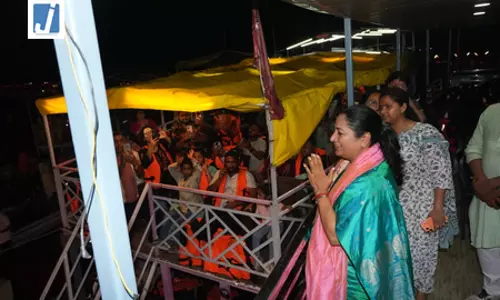 उत्तर प्रदेश: काशी पहुंचीं दिल्ली की सीएम रेखा गुप्ता, एयरपोर्ट पर भव्य स्वागत उत्तर प्रदेश: काशी पहुंचीं दिल्ली की सीएम रेखा गुप्ता, एयरपोर्ट पर भव्य स्वागत