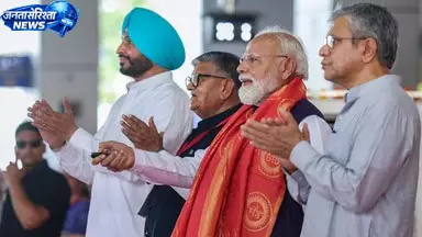 Modi ने 75 अमृत स्टेशनों का किया लोकार्पण Modi ने 75 अमृत स्टेशनों का किया लोकार्पण
